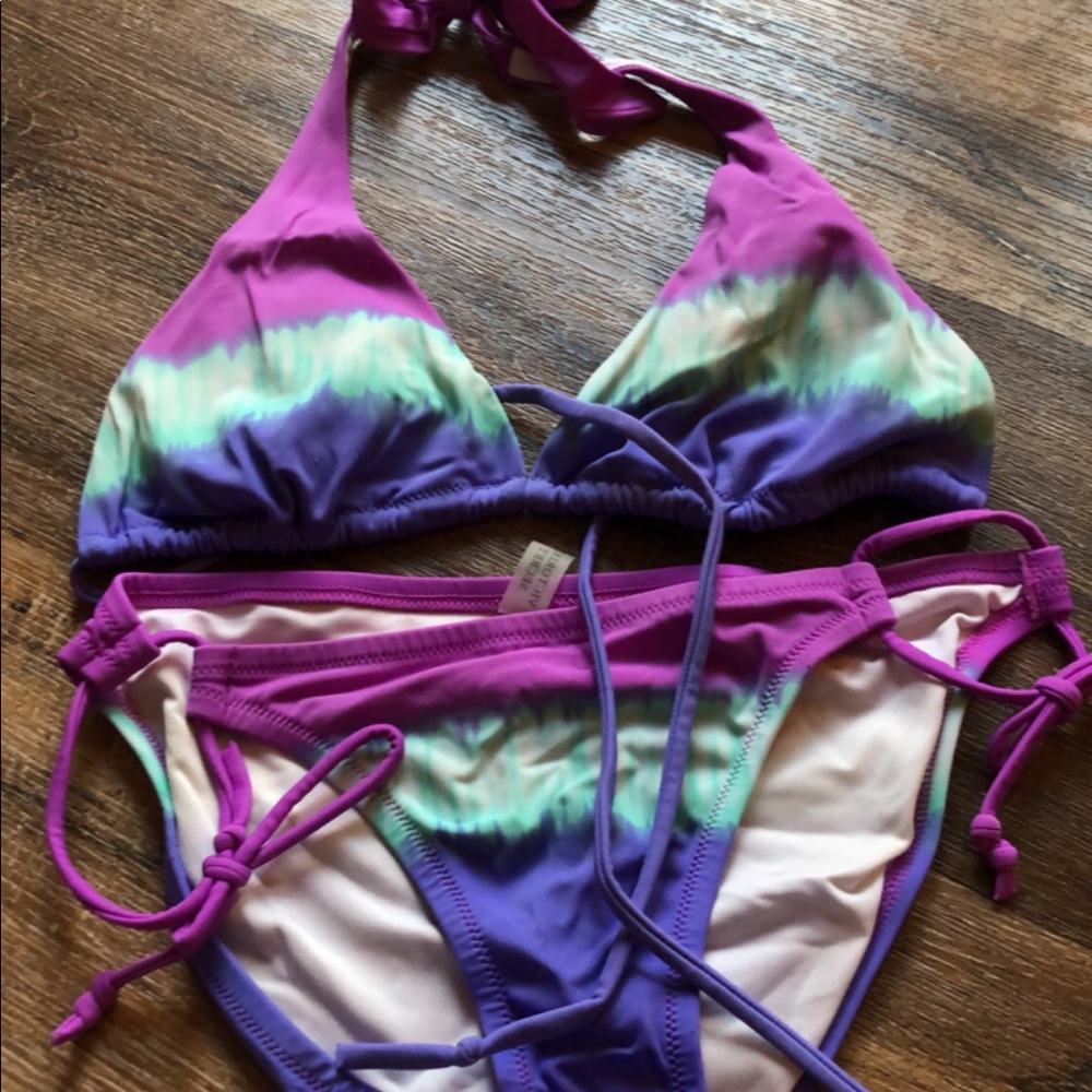 Victoria’s Secret bikini